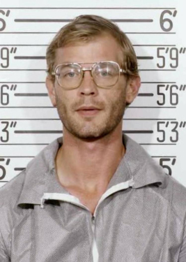 Jeffrey_Dahmer_Milwaukee_Police_1991_mugshot